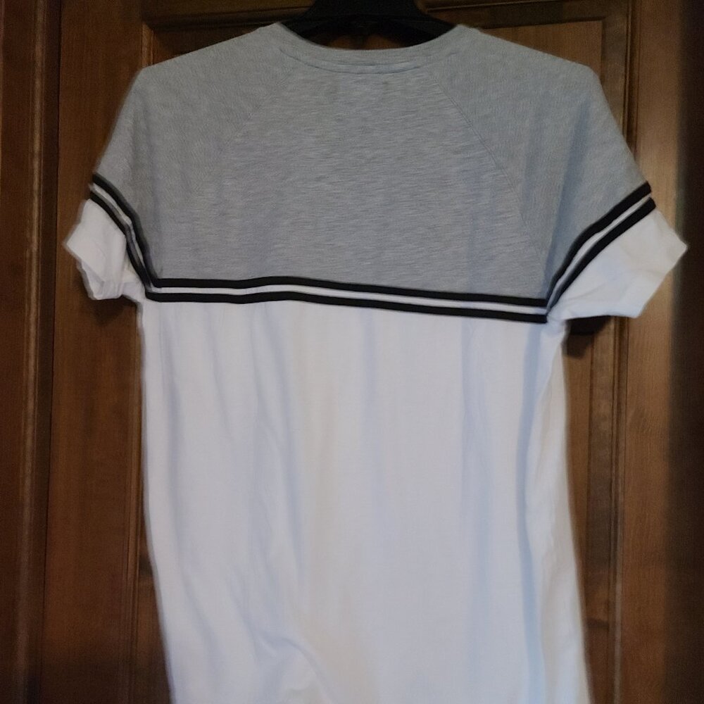GUESS MENS SHORT RAGLAN SLEEVE COMFY CREW NECK PULLOVER  WITH LOGO SIZE XL - Picture 6 of 7